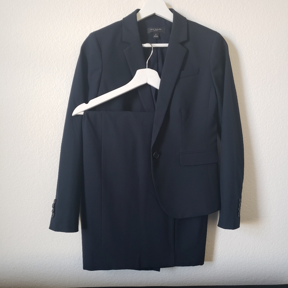 Ann Taylor Navy blue blazer skirt set size 0P